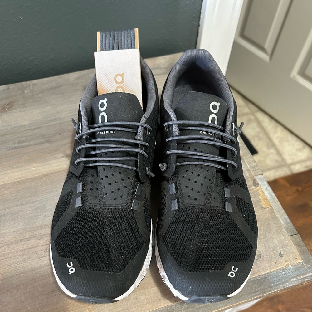Brand new Size 7.5 on cloud shoes